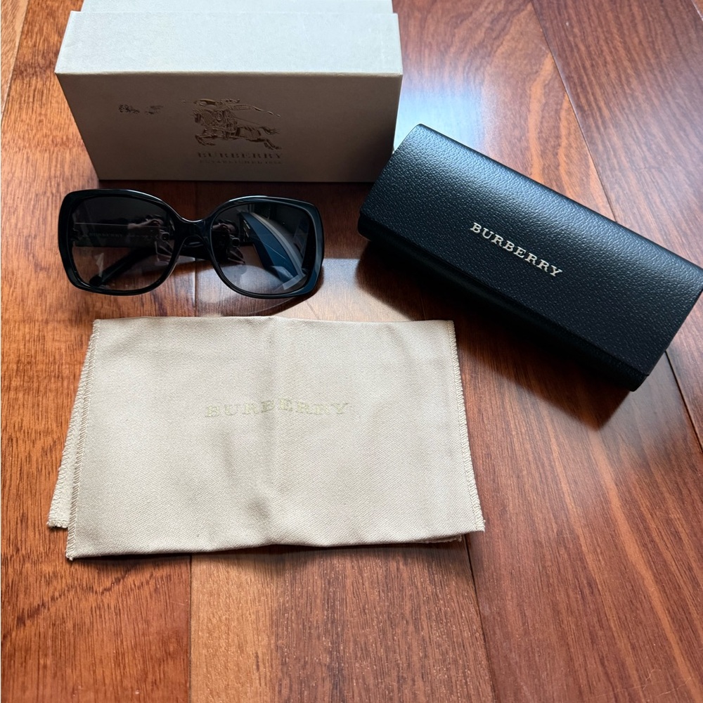 Burberry Black Oversized Sunglasses